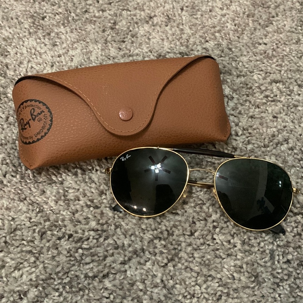 Rayban Aviators In Like-New Condition - image 1